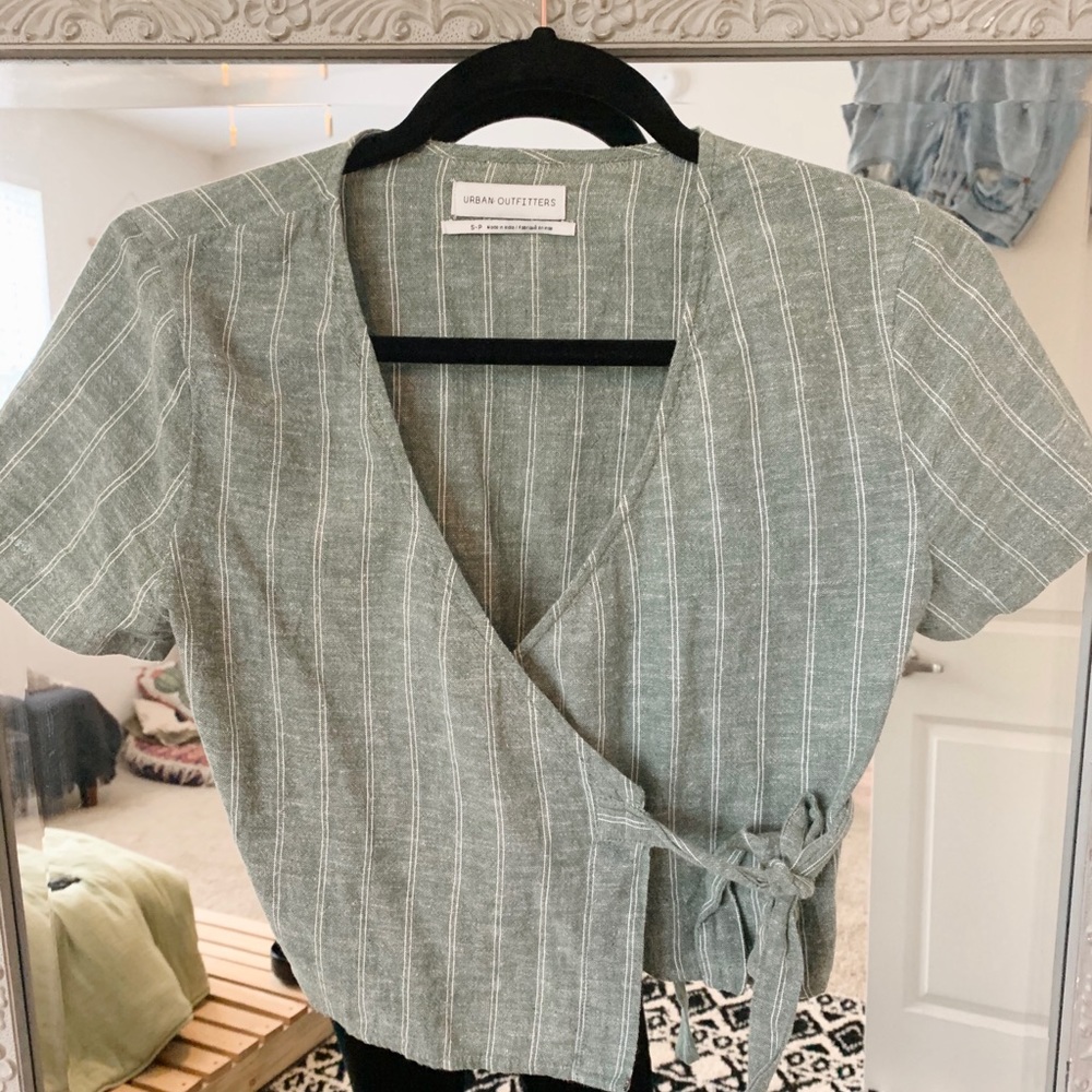 URBAN OUTFITTERS striped tie-front crop top